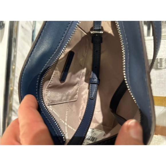 Michael Kors Jet Set Travel SM Top zip Crossbody Bag. ( Navy Multi ) New - Picture 10 of 16